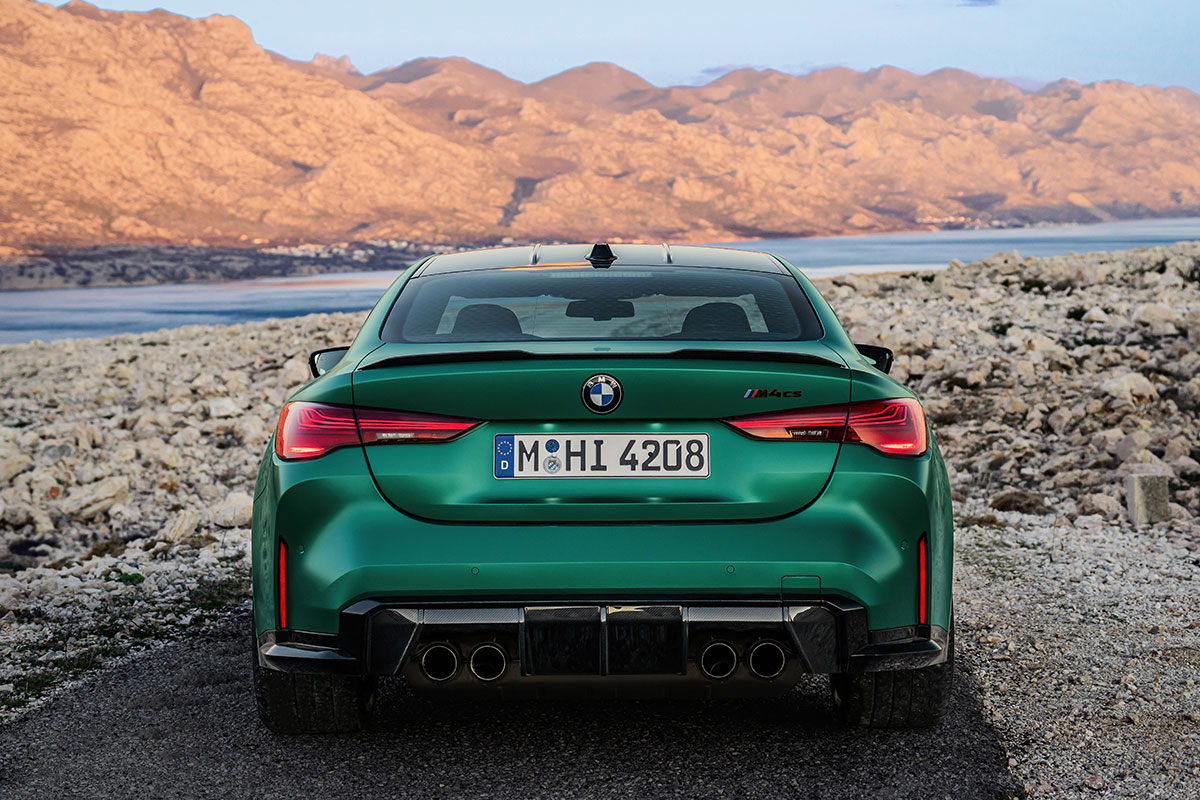 amf_bmw_m4cs_back