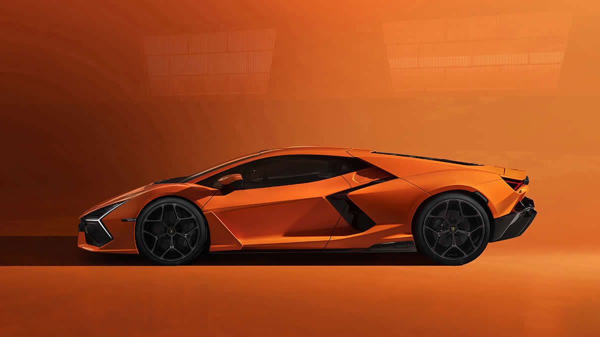 amf_lamborghini_revuelto_side