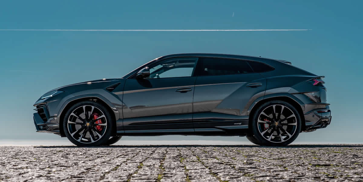 amf_lamborghini_urus_s_side