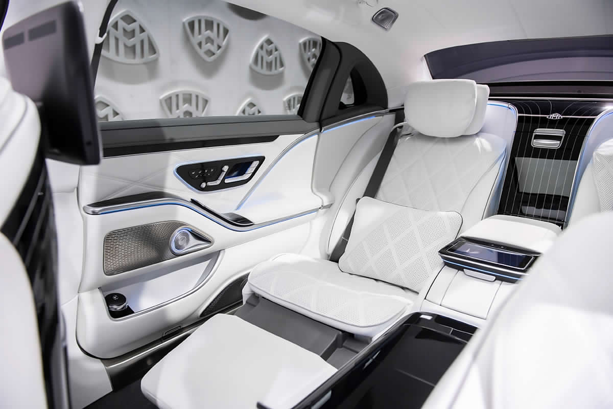 amf_mercedes_maybach_classes_int