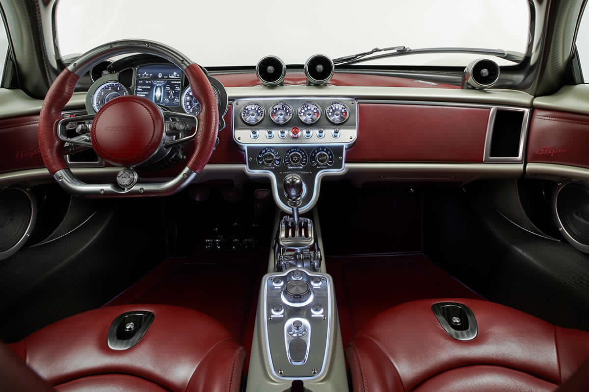 amf_pagani_utopia_cockpit