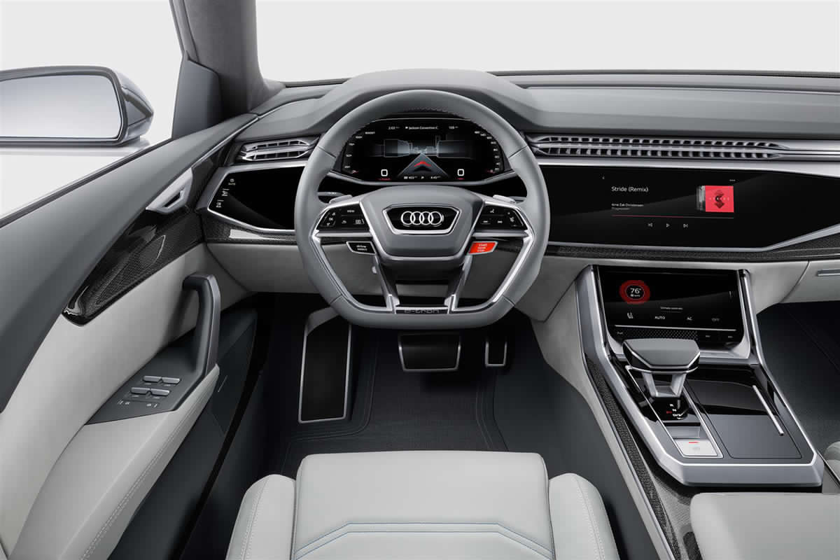 audi_q8_driverseat_amf