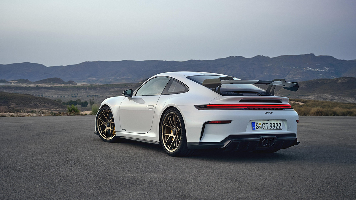 amf_porsche_911gt3_back