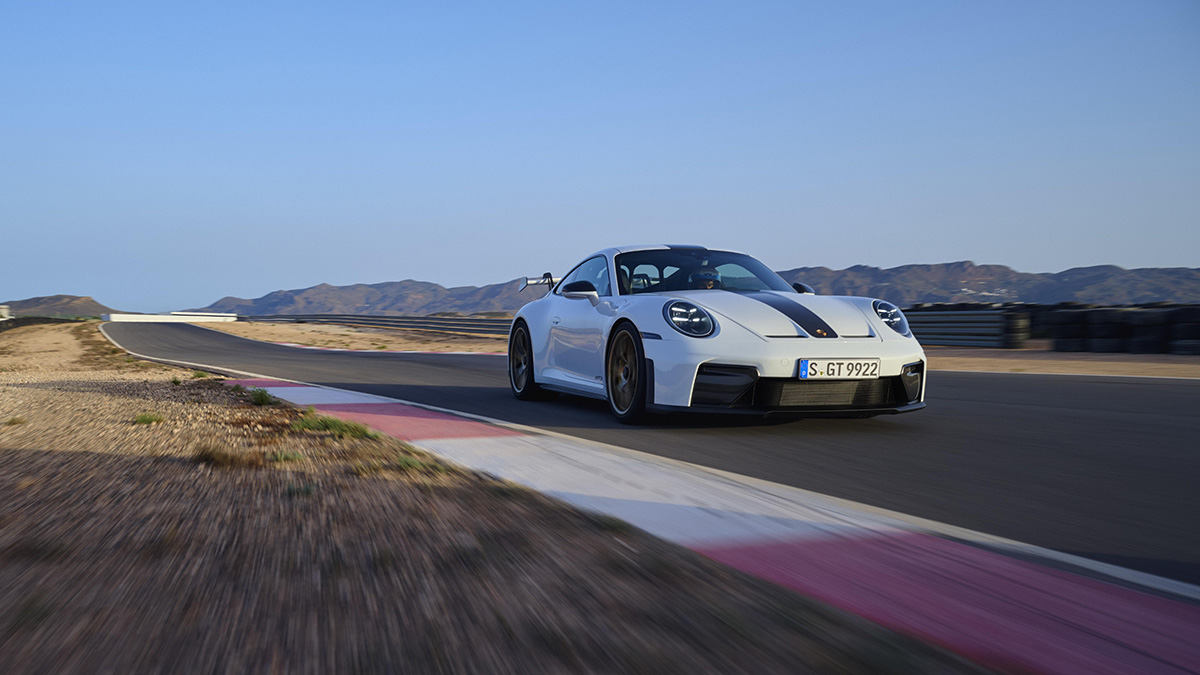 amf_porsche_911gt3_front1